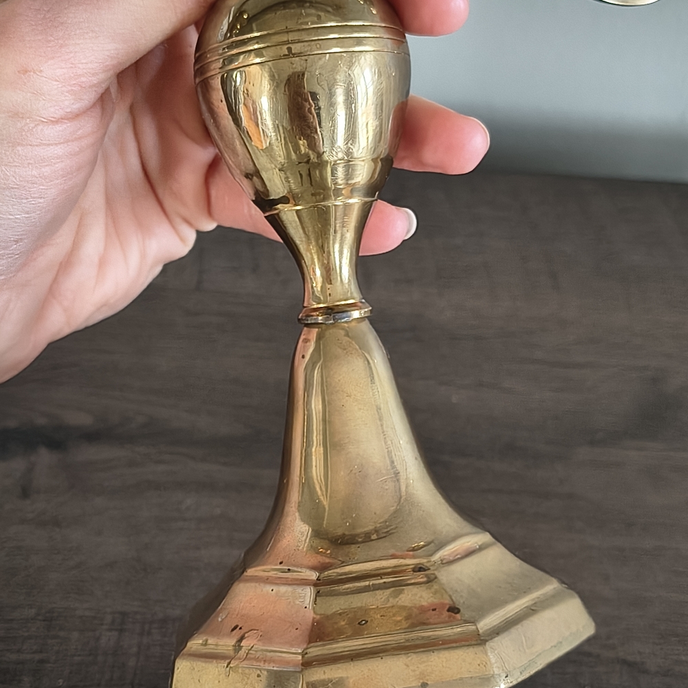 Elegant Gold Candelabra - Picture 5 of 6